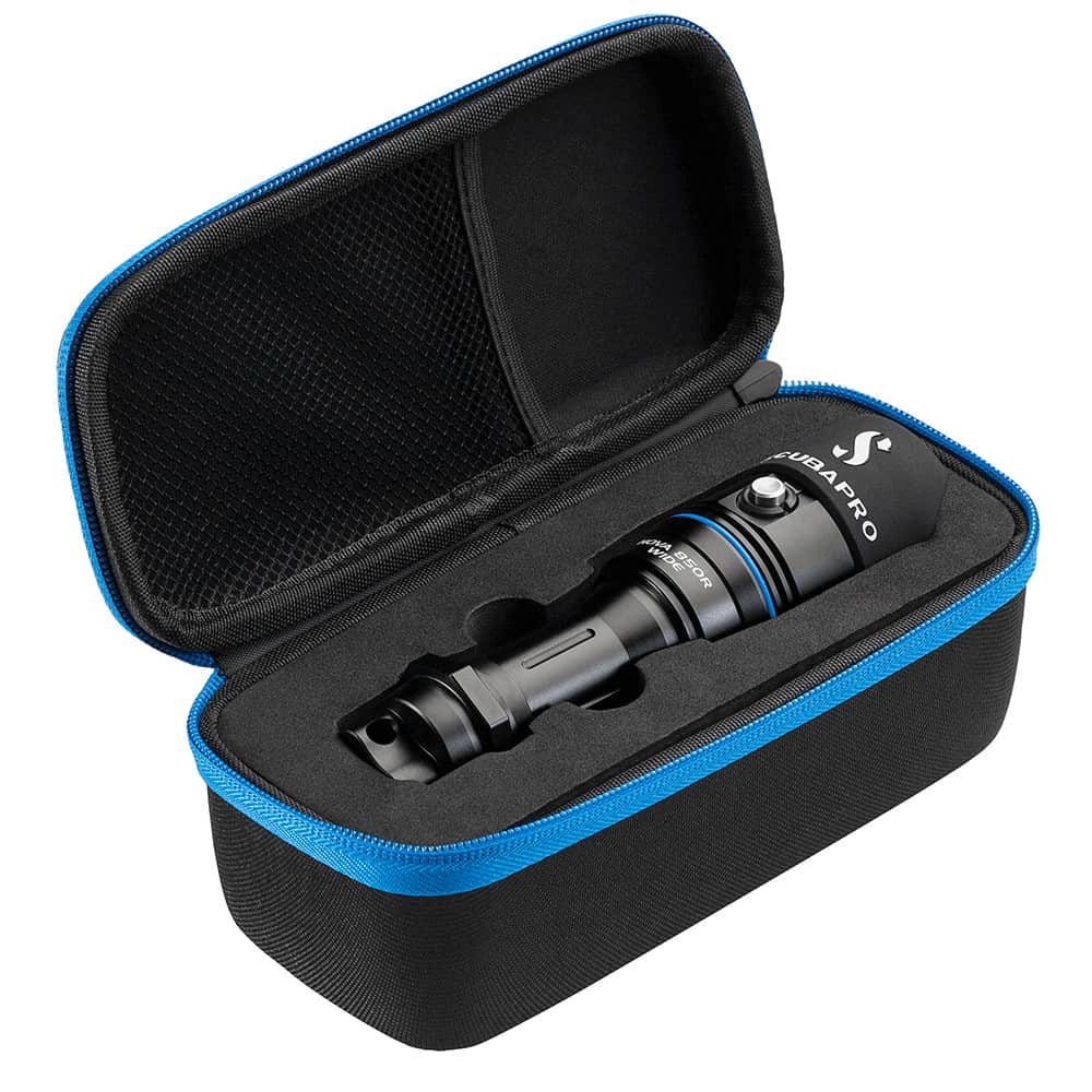 Scubapro Nova 850R Wide Dive Torch C/W Battery & Charger Scubapro Nova 850R Wide Dive Torch C/W Battery & Charger