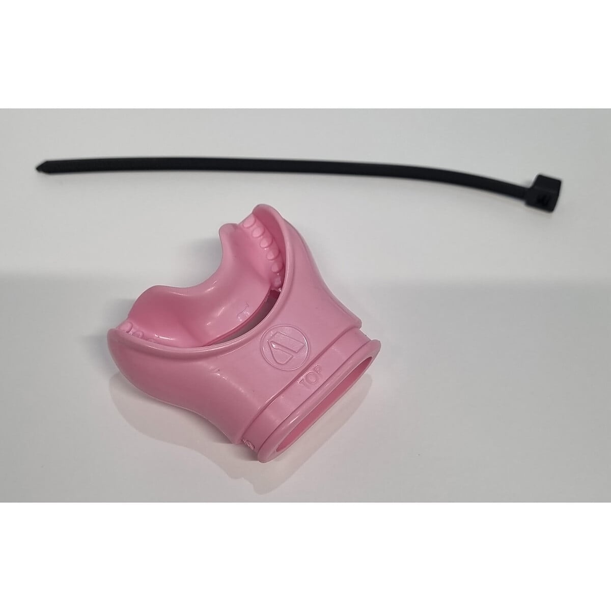 Apeks Comfobite Regulator Mouthpiece - Pink Apeks Comfobite Regulator Mouthpiece - Pink