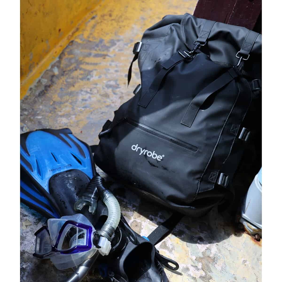 Dryrobe Eco Compression Backpack In Use Snorkelling